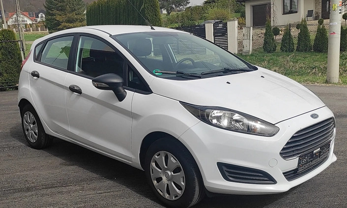 Ford Fiesta cena 32500 przebieg: 134000, rok produkcji 2015 z Brzozów małe 631